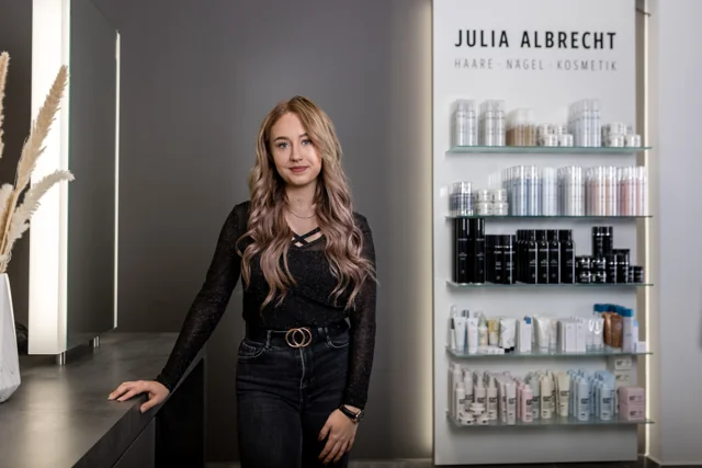 Mitarbeiterin im Salon